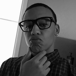 Meet your Posher, Derrick